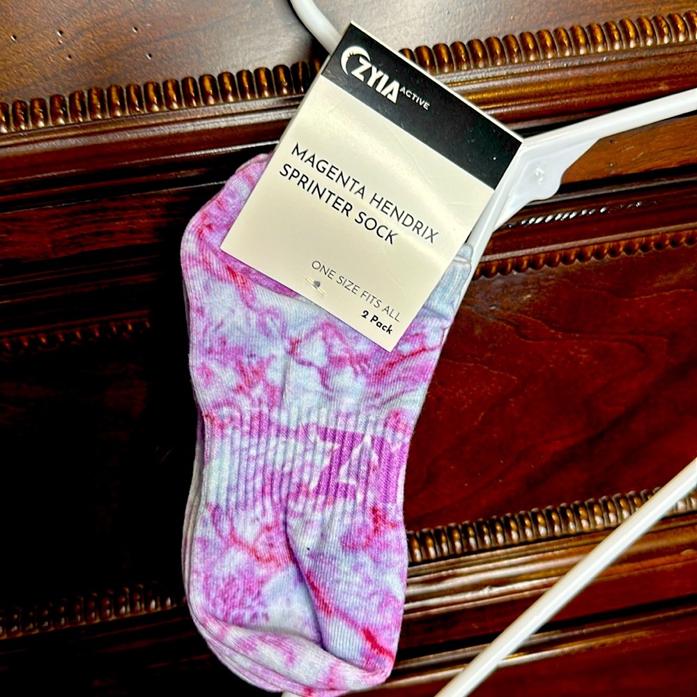 Zyia magenta Hendrix socks